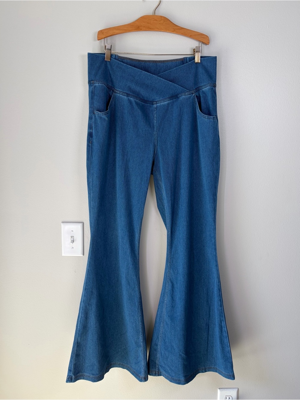 Halara Flex High Waisted Crossover Jean Jeggings